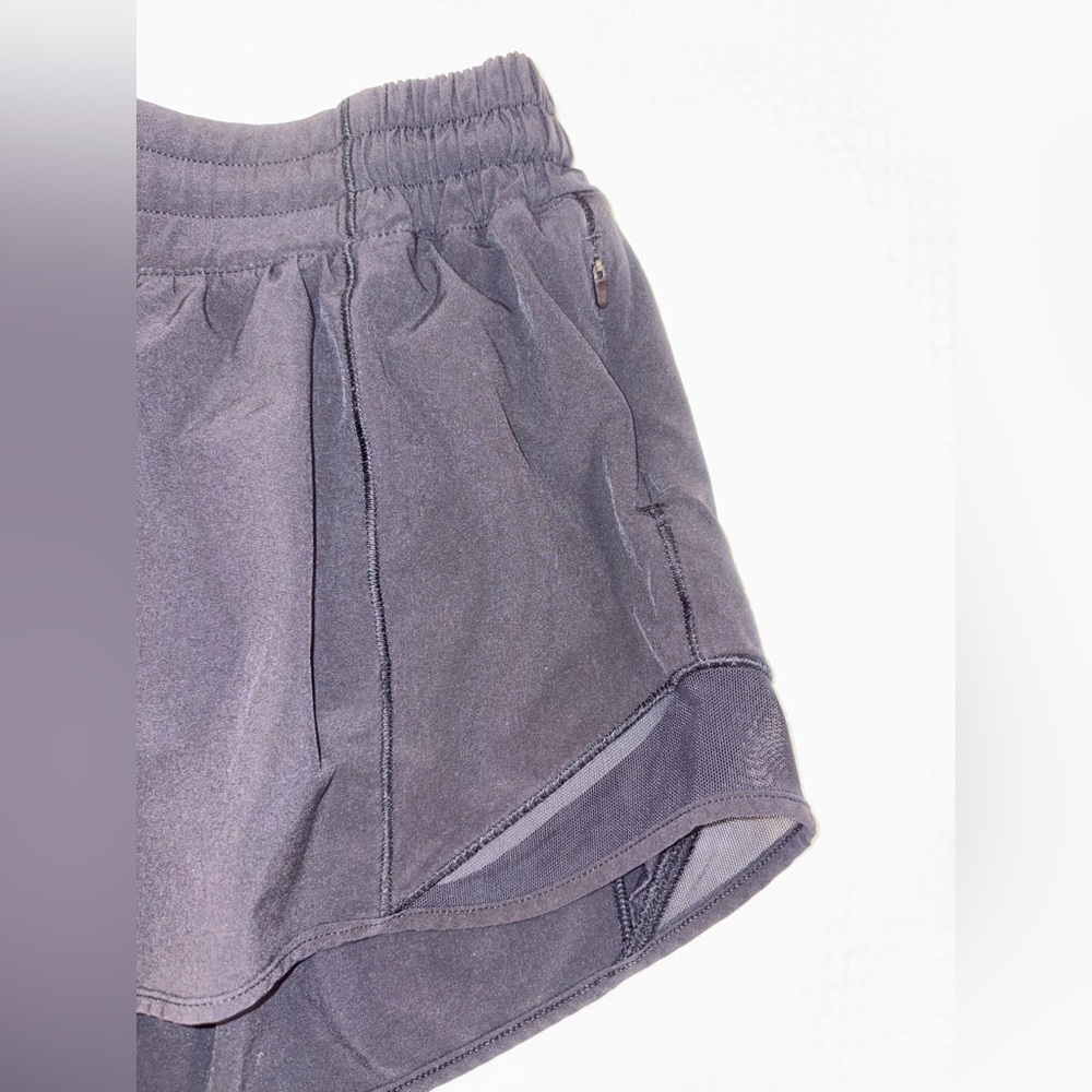 Lululemon Hotty Hot Short II, Long 4 Inches in Black - Size 4 - Picture 3 of 15